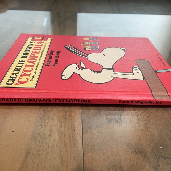 "Charlie Brown's 'Cyclopedia, Your Body: Volume 1" Hardcover Book - Picture 3 of 12